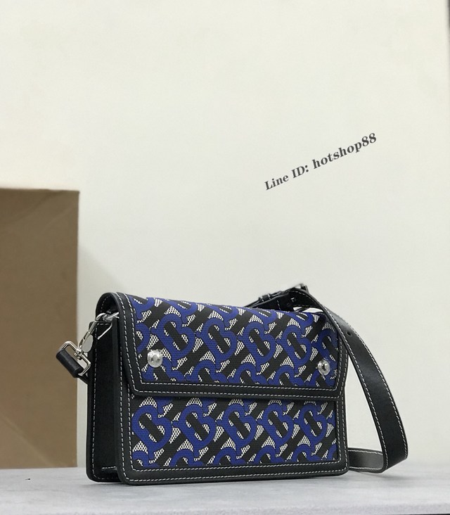 Burberry專櫃新款精巧斜背包 巴寶莉品牌Horseferry印花女士肩背包 yxb1163